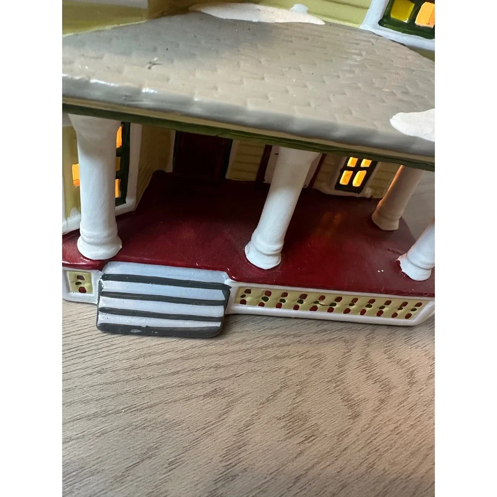 Dept 56 Snow Village The Doctor's House 5143-8